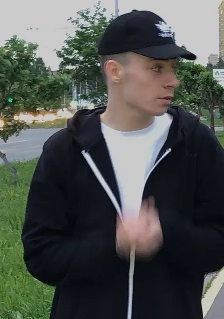 Макс из Гомеля, мне 21, познакомлюсь для приятного времяпровождения