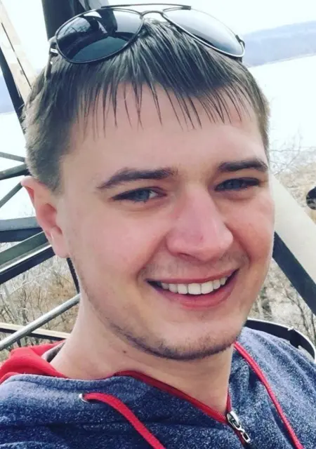 Макс з Львова, шукаю на сайті вірт