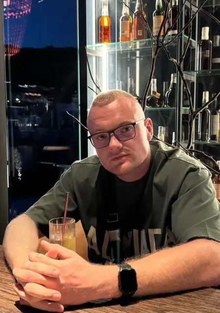 Vadim з Хмельницького, шукаю на сайті відкриті стосунки