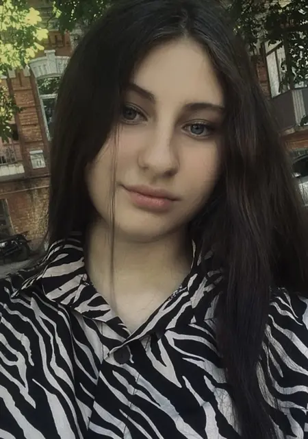 Я Віталіна, 19 років з Києва, шукаю знайомство для спілкування