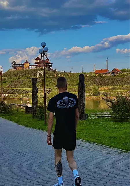 Назар из Павлограда, ищу на сайте знакомства на одну ночь