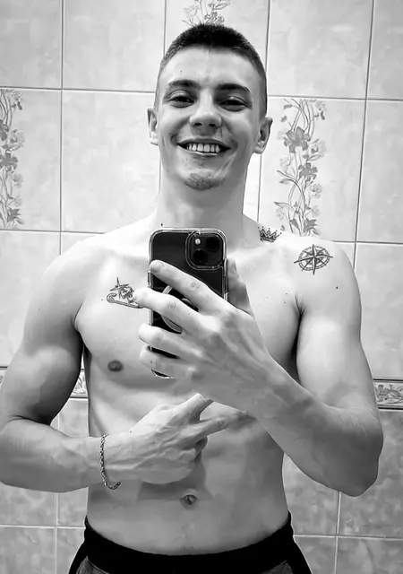 Я Максим, 23 років, знайомлюсь на одну ніч у Ужгороде