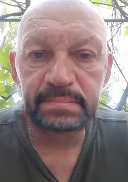 Игорь из Запорожья, мне 61, познакомлюсь для приятного времяпровождения