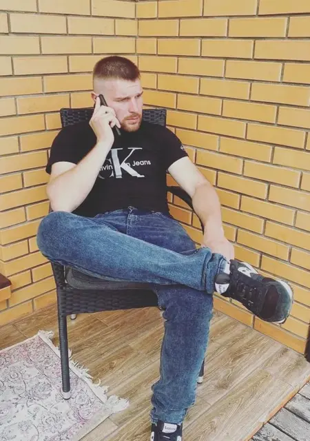 Олександер з Чернігова, мені 26 років, познайомлюсь для спілкування