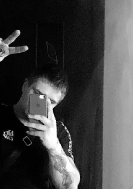 Я Valera, 21, из Мелитополя, ищу знакомство для приятного времяпровождения