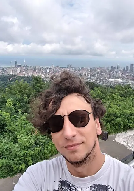 Serega Mocart из Мариуполя, мне 38, познакомлюсь на одну ночь