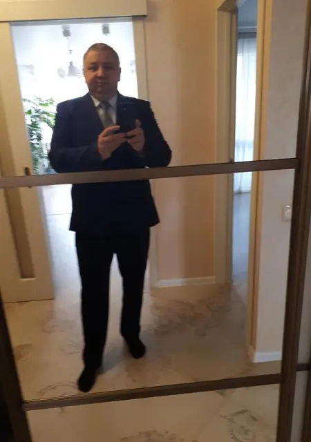 Валентин из Минска, мне 53, познакомлюсь для приятного времяпровождения