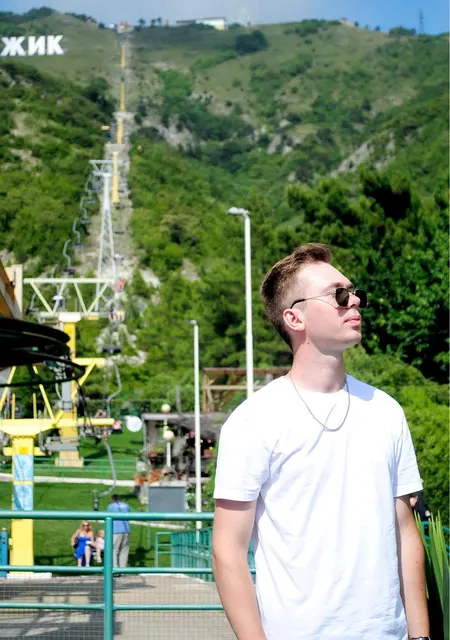 Я Vladimir, 25, знакомлюсь для приятного времяпровождения в Шарм-эль-шейхе