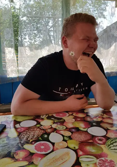 Антон из Браслава, мне 30, познакомлюсь на одну ночь