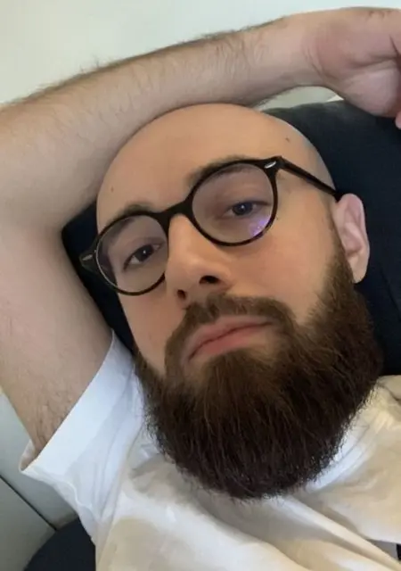 Я Aaa, 27, знакомлюсь в Париже