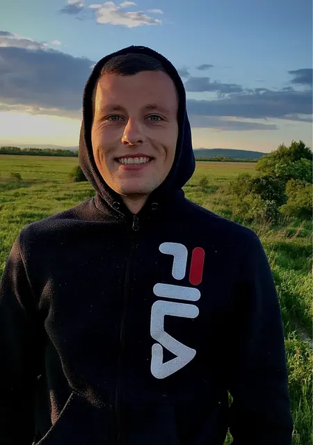 Саша из Ужгорода, мне 30, познакомлюсь на одну ночь