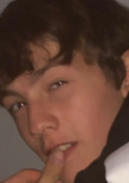 Adam из Сарагосы, ищу на сайте знакомства на одну ночь