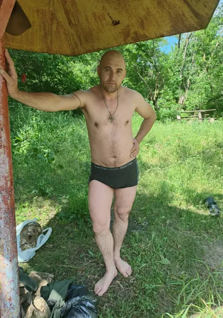 Вова з Новомиколаївка, шукаю на сайті знайомства без зобов'язань