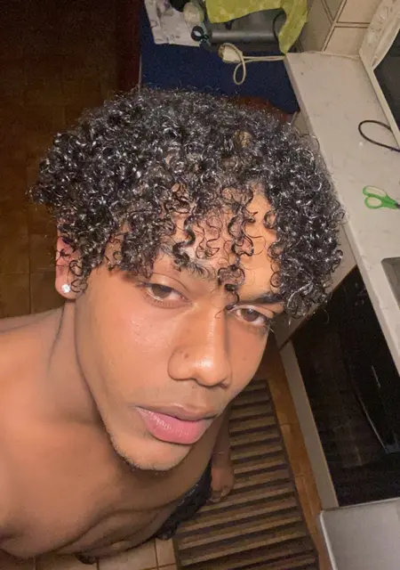 Thomas из Рима, мне 20, познакомлюсь без обязательств