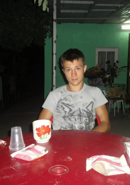 Я Андрей, 33 років з Горлівки, шукаю знайомства на одну ніч