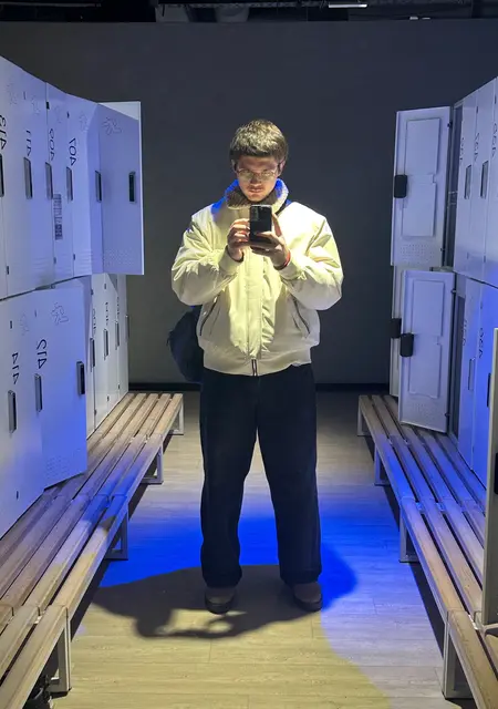 Я Nazar, 19, из Киева, ищу знакомство для приятного времяпровождения