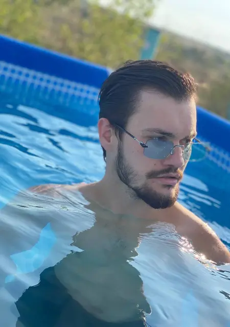 Я Вячеслав, 25, из Одессы, ищу знакомства без обязательств