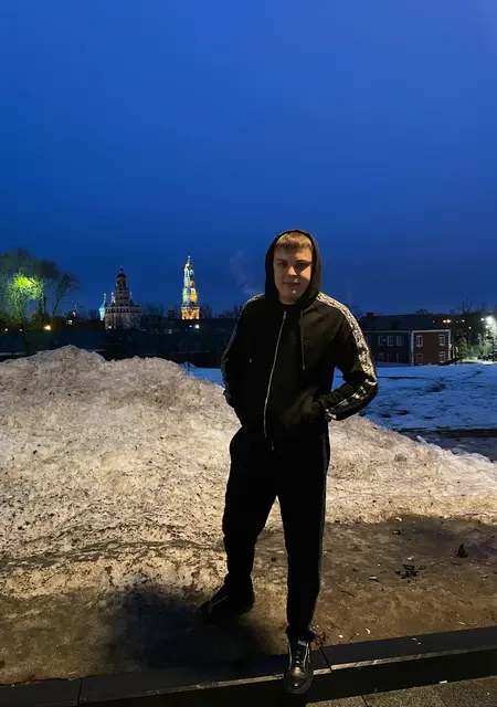 Руслан из Франкфурта-на-майне, мне 29, познакомлюсь для дружбы