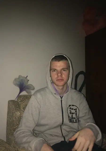 Denis Slejkin из Черновцов, ищу на сайте знакомства на одну ночь