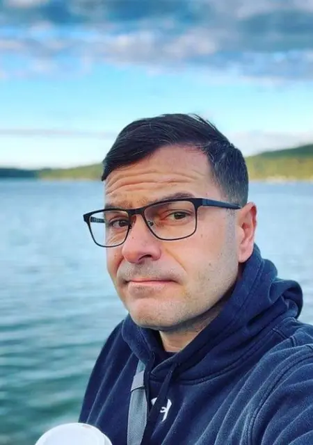 Mike Mcginleyboone из Лондона, ищу на сайте открытые отношения