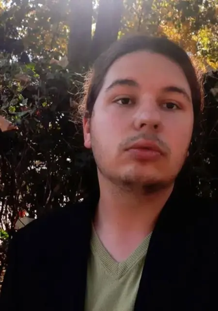 Andra-Florin из Бухареста, мне 21, познакомлюсь