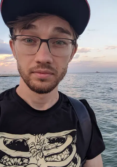 Кирилл из Львова, мне 32, познакомлюсь для совместных путешествий