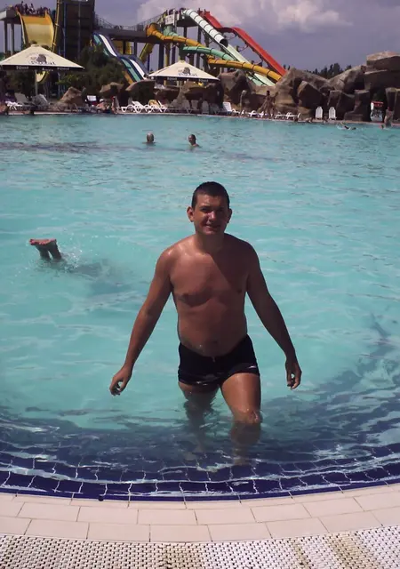 Я Владимир, 38 років з Новопскова, шукаю знайомства без зобов'язань