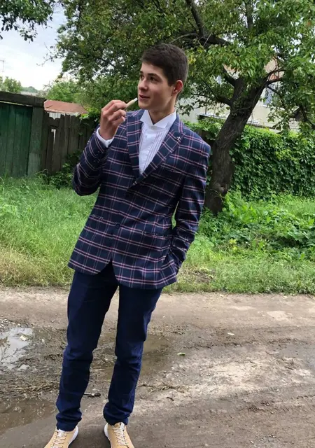 Я Никита, 19 років з Харкова, шукаю знайомства на одну ніч