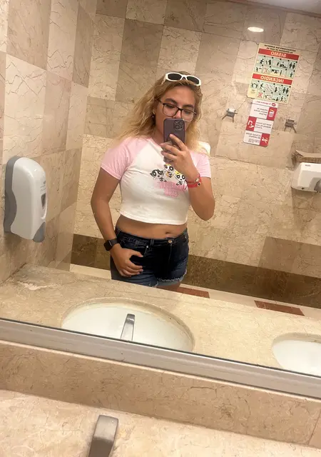 Я Leslie, 23, знакомлюсь для общения в Мехико