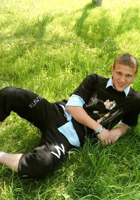 Я Толик, 36, из Бобруйска, ищу знакомство для постоянных отношений