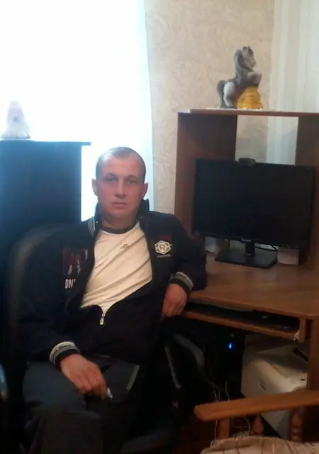 Я Игорь, 43, из Никополя, ищу знакомство для приятного времяпровождения