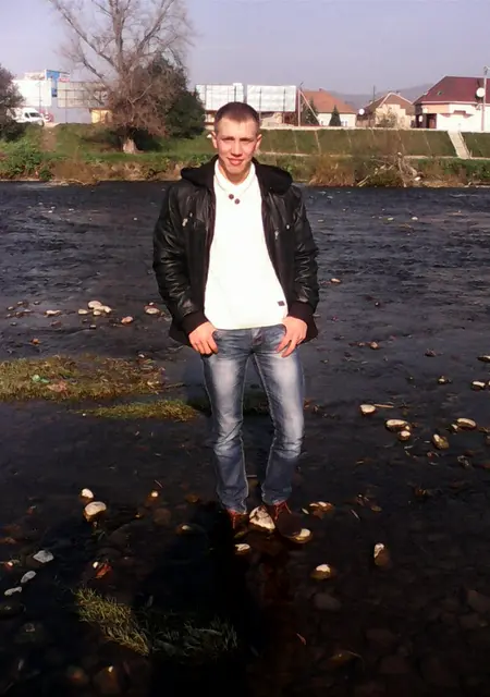 Я Дима, 33, из Ужгорода, ищу знакомства без обязательств