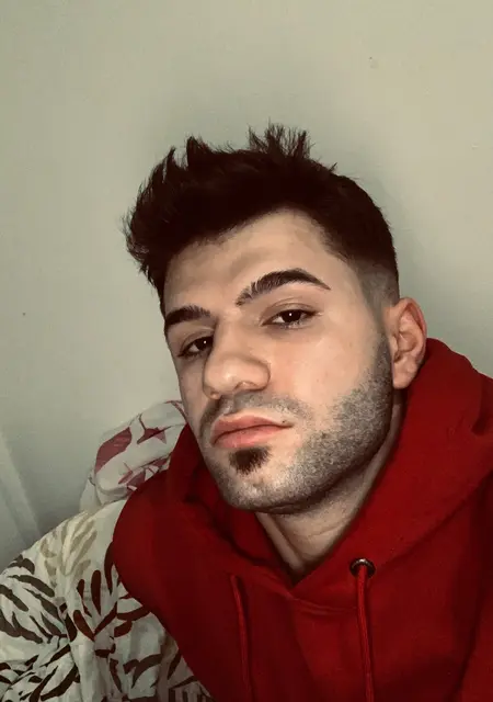 Я Mustafa, 22, из Мюнхена, ищу знакомства на одну ночь