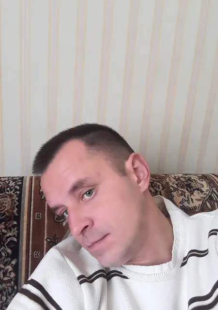 Александр из Солигорска, ищу на сайте знакомства без обязательств