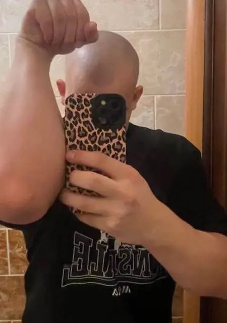 Игорь из Киева, мне 18, познакомлюсь для приятного времяпровождения