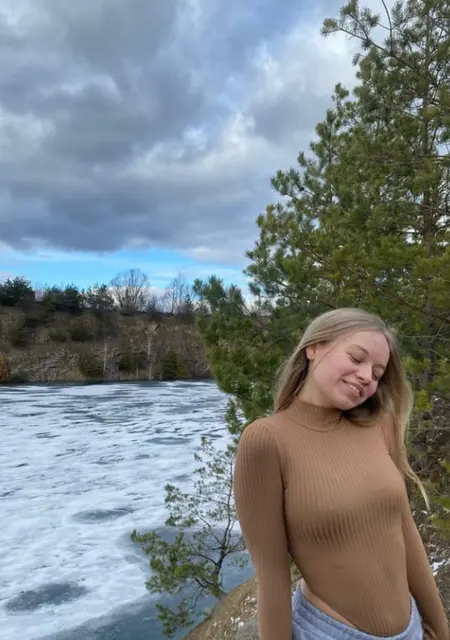 Я Vika, 19, из Житомира, ищу знакомство для общения