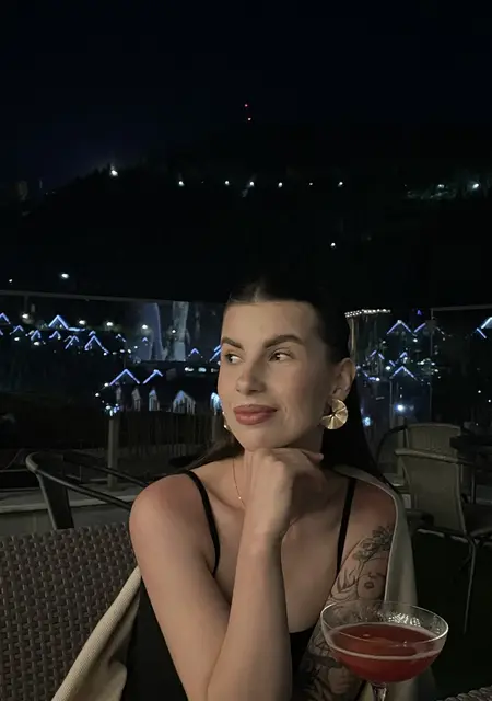 Lia з Тернополя, мені 25 років, познайомлюсь для приємного проведення часу