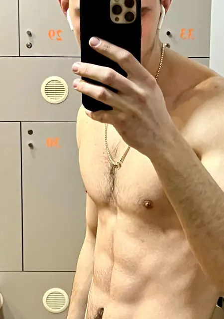 Валера из Одессы, мне 27, познакомлюсь на одну ночь