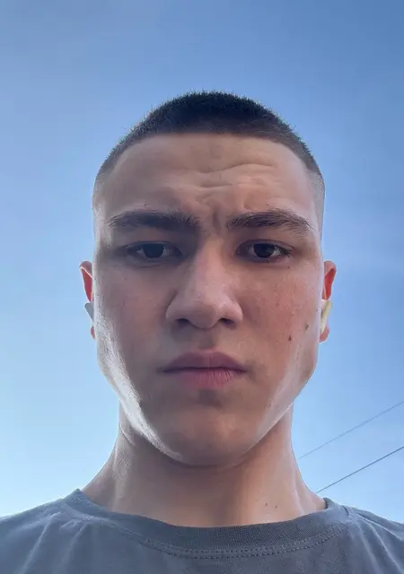 Aziz из Берлина, мне 21, познакомлюсь для общения