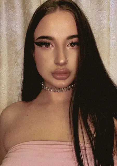 Я Дашуля, 19, знакомлюсь для вирта в Чернигове