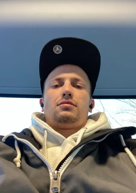 Богдан из Дортмунда, мне 28, познакомлюсь для приятного времяпровождения