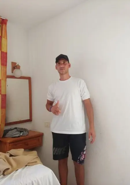 Я Smm, 26, из Мадрида, ищу знакомство