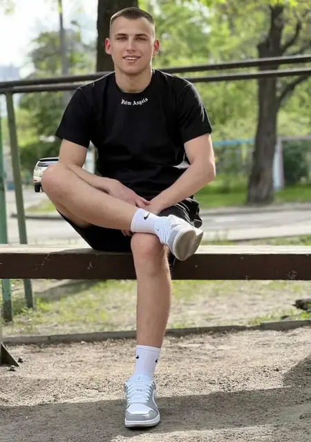 Я Vitya, 21 років, знайомлюсь без зобов'язань у Рожище