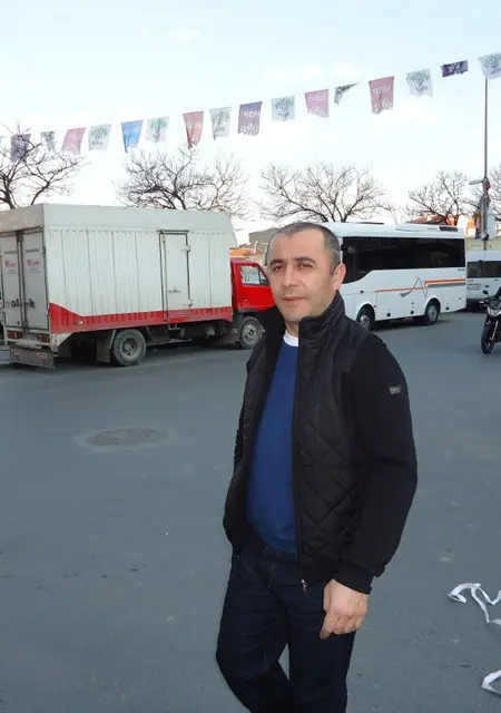 Gogi из Тбилиси, мне 48, познакомлюсь для постоянных отношений