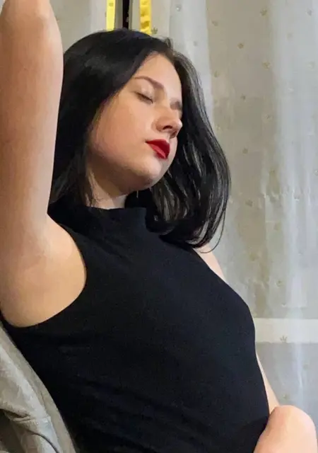 Катя з Дніпро, шукаю на сайті знайомства на одну ніч