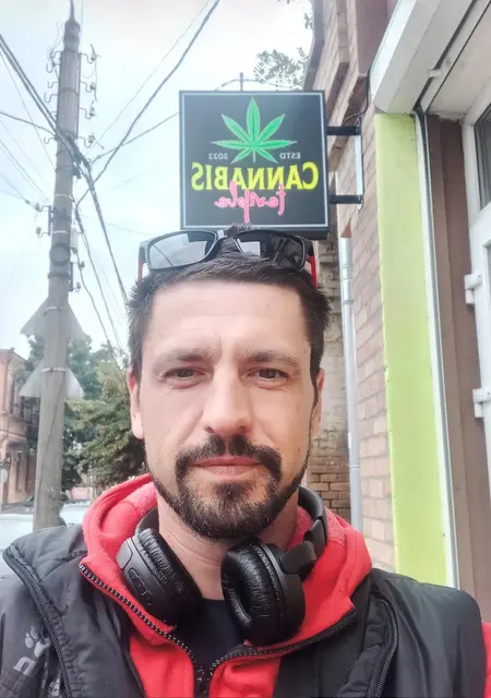 Я Артур, 41, знакомлюсь на одну ночь в Кропивницком