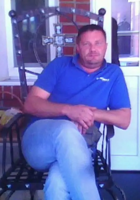 Я Олег, 52, из Киева, ищу знакомства без обязательств