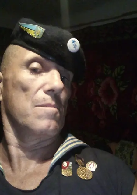 Я Леонид, 60, из Киева, ищу знакомства без обязательств