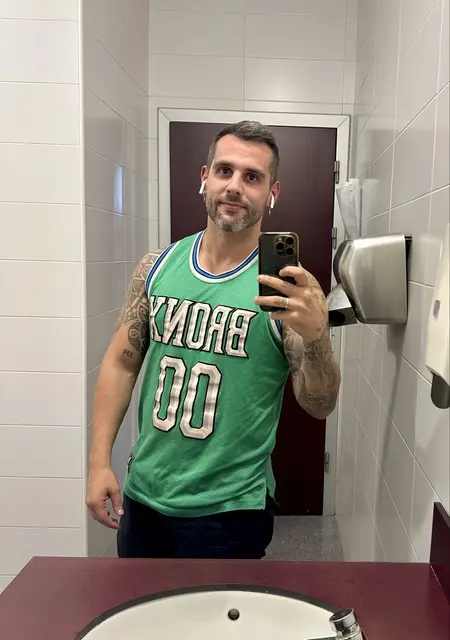 Manu из Мальграт-де-Мар, ищу на сайте знакомства на одну ночь