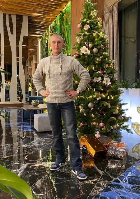 Виталий из Макеевки, ищу на сайте общение